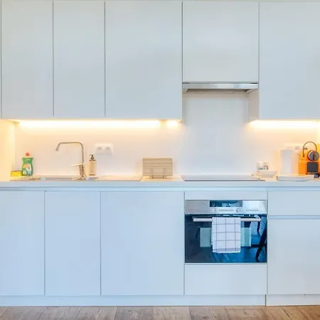 Cozy & Bright In - Parking Included