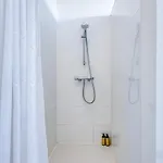 Cozy & Bright In - Parking Included Appartement *